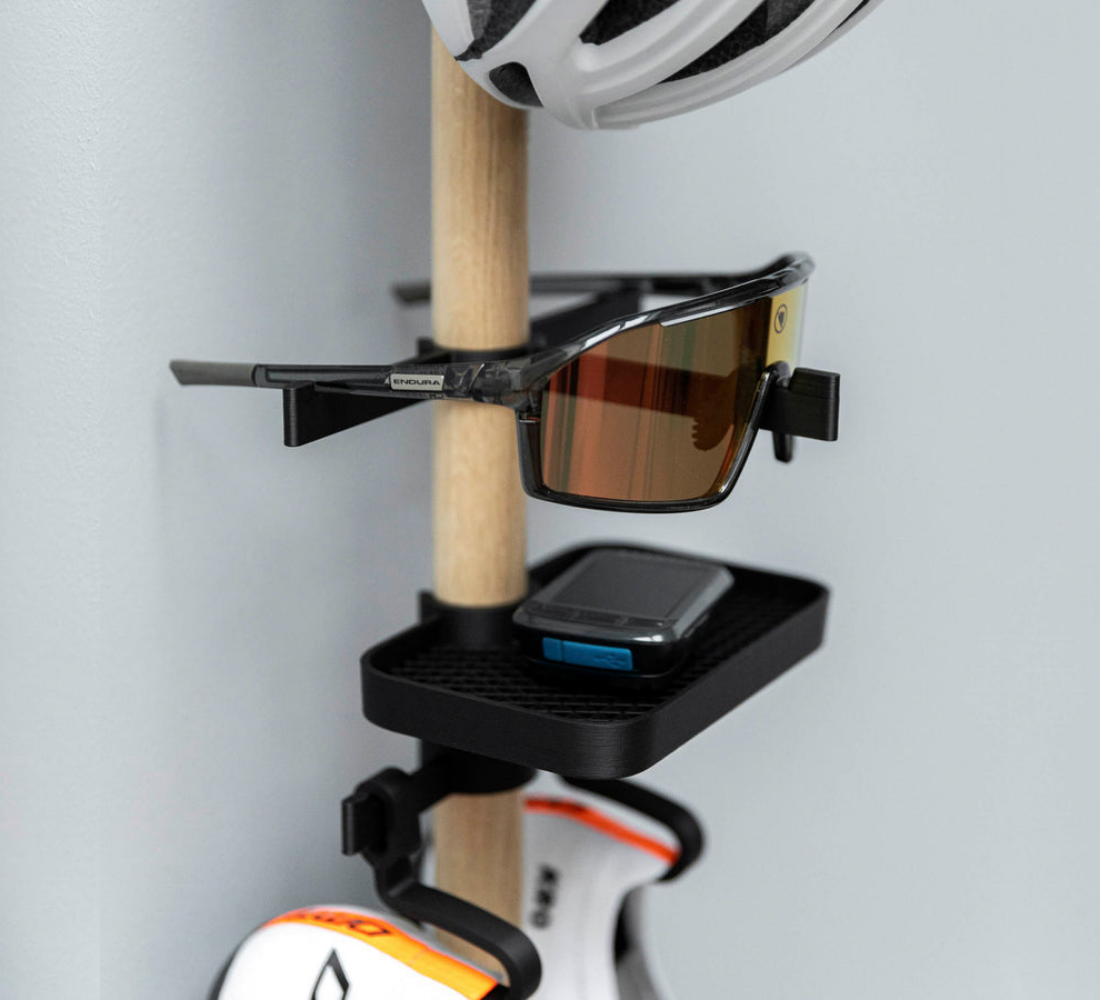 Rack | D . Shoes + 2x Glasses + Helmet + Tray - Natural Oak
