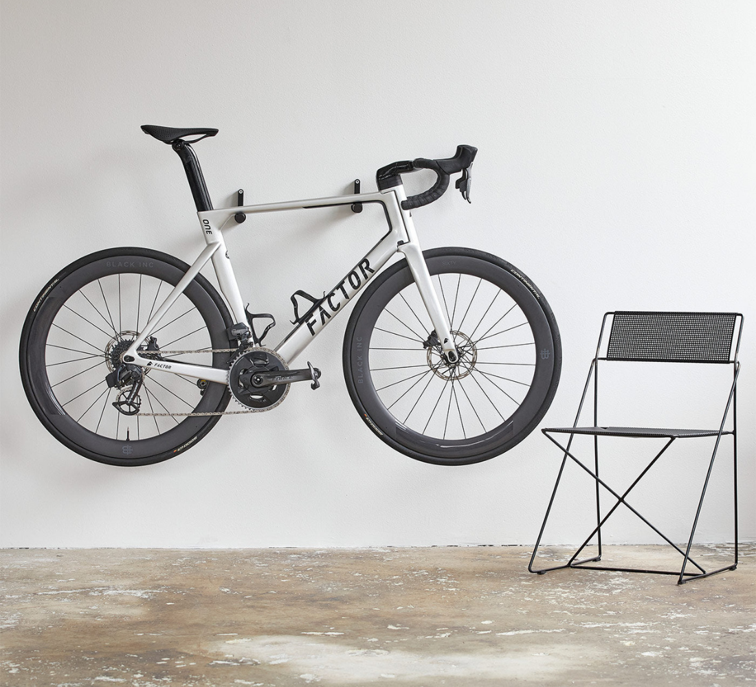 Wall Mount - Natural Oak / 32 cm . Road Bike