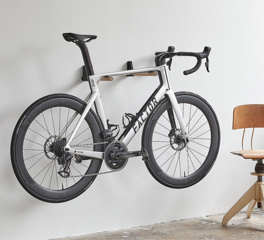 Wall Mount - Natural Oak / 32 cm . Road Bike
